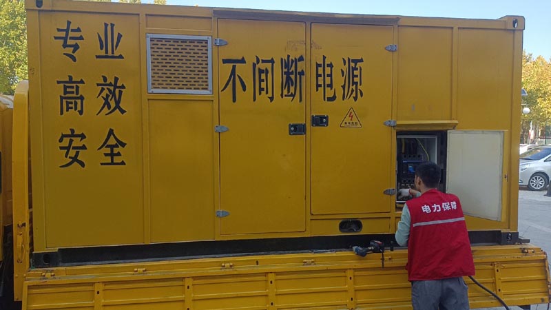 大埔柴油发电机组和UPS电源配合使用时，如何避免切换过程中的电力中断？